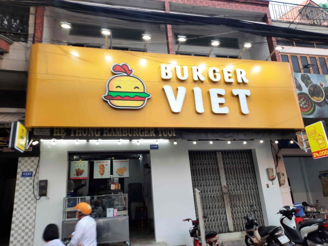 Bảng hiệu bánh mì